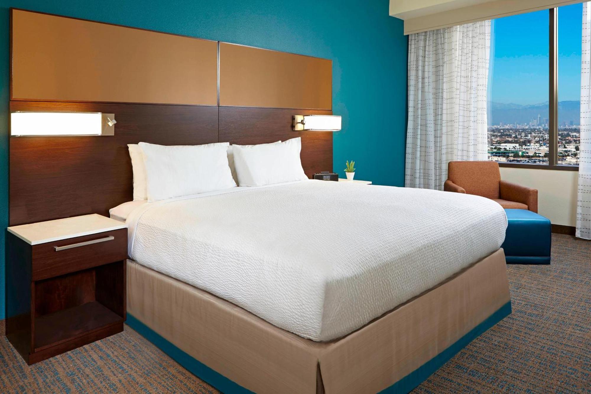 Hotel By Marriott Angeles Lax/century Boulevard 3*